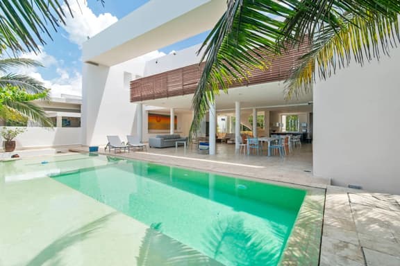 Villa R4